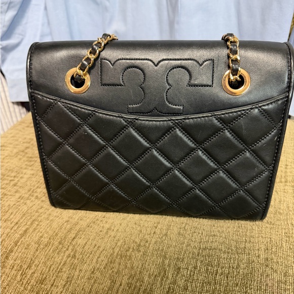 Tory Burch Black Quilted Shoulder Bag with Gold Accents - Picture 2 of 9
